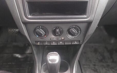 Skoda Rapid I, 2015 год, 650 000 рублей, 10 фотография