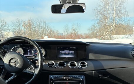 Mercedes-Benz E-Класс, 2017 год, 3 000 000 рублей, 9 фотография
