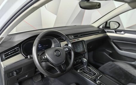 Volkswagen Passat B8 рестайлинг, 2018 год, 2 295 000 рублей, 19 фотография