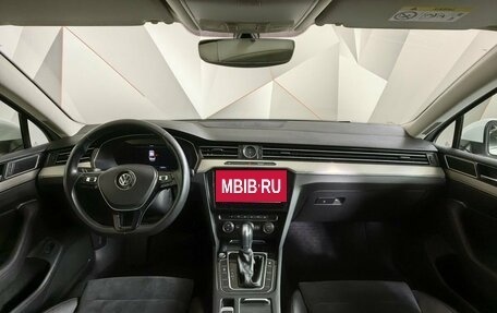 Volkswagen Passat B8 рестайлинг, 2018 год, 2 295 000 рублей, 14 фотография