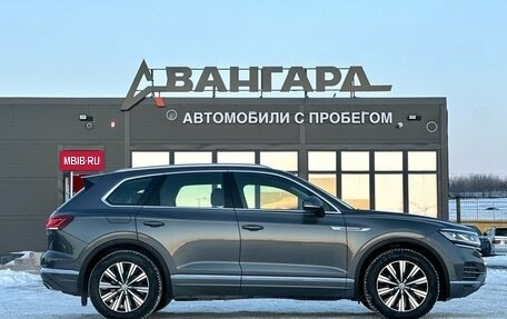 Volkswagen Touareg III, 2020 год, 5 500 000 рублей, 6 фотография