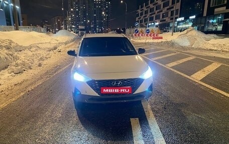 Hyundai Solaris II рестайлинг, 2022 год, 1 250 000 рублей, 1 фотография