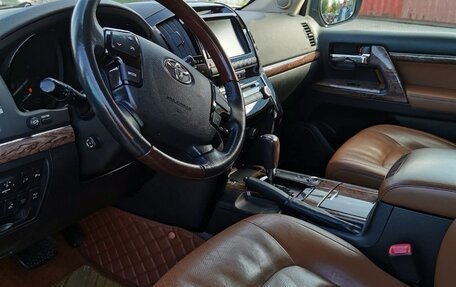 Toyota Land Cruiser 200, 2014 год, 17 фотография