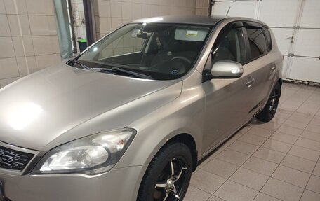 KIA cee'd I рестайлинг, 2010 год, 650 000 рублей, 2 фотография