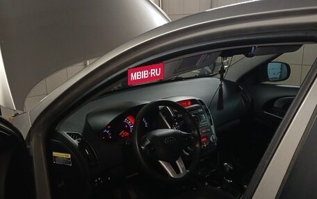 KIA cee'd I рестайлинг, 2010 год, 650 000 рублей, 9 фотография