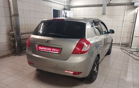 KIA cee'd I рестайлинг, 2010 год, 650 000 рублей, 4 фотография