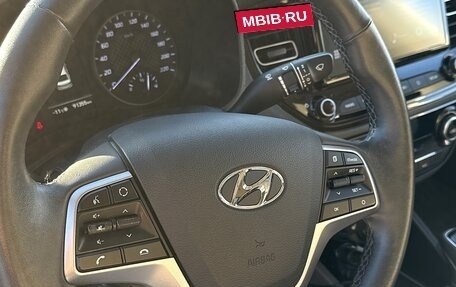 Hyundai Solaris II рестайлинг, 2021 год, 1 700 000 рублей, 17 фотография