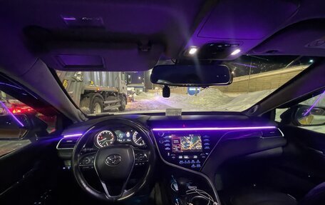 Toyota Camry, 2020 год, 2 300 000 рублей, 6 фотография