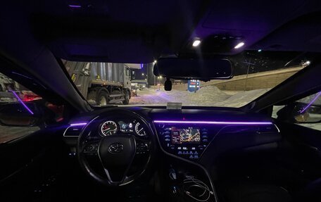 Toyota Camry, 2020 год, 2 300 000 рублей, 5 фотография