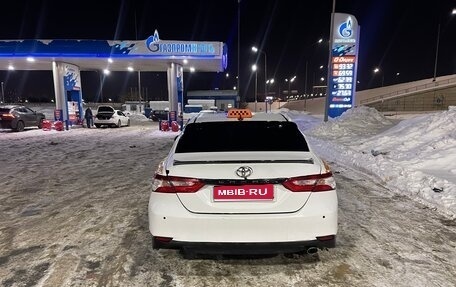 Toyota Camry, 2020 год, 2 300 000 рублей, 3 фотография