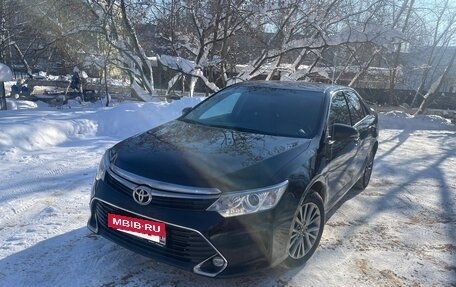Toyota Camry, 2017 год, 2 020 000 рублей, 6 фотография