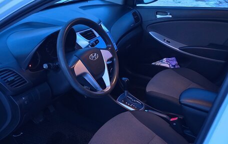 Hyundai Solaris II рестайлинг, 2013 год, 650 000 рублей, 10 фотография