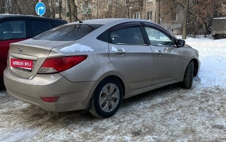 Hyundai Solaris II рестайлинг, 2011 год, 710 000 рублей, 1 фотография