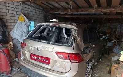 Volkswagen Tiguan II, 2018 год, 1 000 000 рублей, 1 фотография