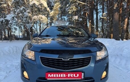 Chevrolet Cruze II, 2013 год, 800 000 рублей, 2 фотография