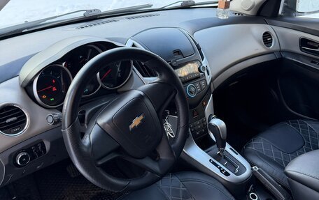 Chevrolet Cruze II, 2013 год, 800 000 рублей, 10 фотография