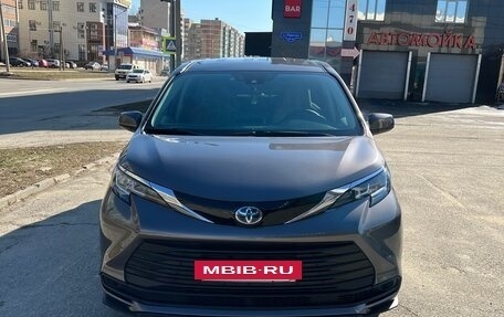 Toyota Sienna, 2021 год, 4 499 000 рублей, 5 фотография
