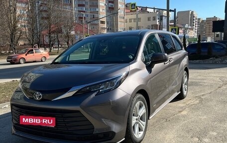 Toyota Sienna, 2021 год, 4 499 000 рублей, 6 фотография