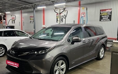 Toyota Sienna, 2021 год, 4 499 000 рублей, 2 фотография