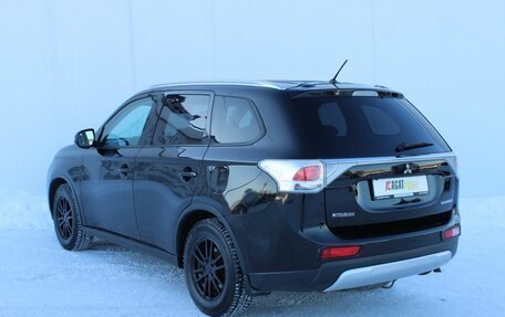 Mitsubishi Outlander III рестайлинг 3, 2014 год, 1 430 000 рублей, 5 фотография