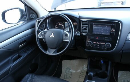 Mitsubishi Outlander III рестайлинг 3, 2014 год, 1 430 000 рублей, 17 фотография