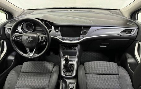 Opel Astra K, 2018 год, 1 150 000 рублей, 10 фотография