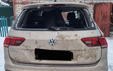 Volkswagen Tiguan II, 2018 год, 1 000 000 рублей, 2 фотография