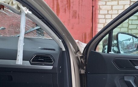 Volkswagen Tiguan II, 2018 год, 1 000 000 рублей, 7 фотография