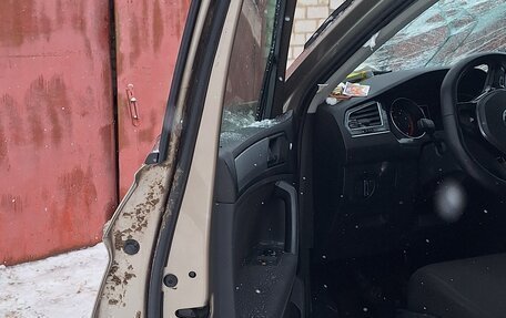 Volkswagen Tiguan II, 2018 год, 1 000 000 рублей, 15 фотография