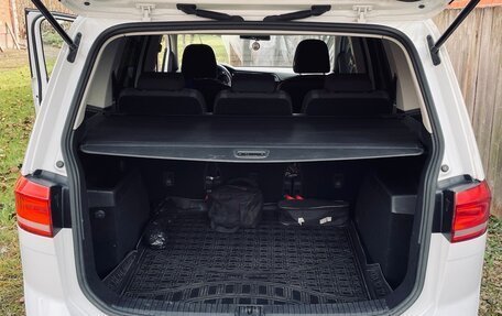 Volkswagen Touran III, 2019 год, 1 800 000 рублей, 2 фотография