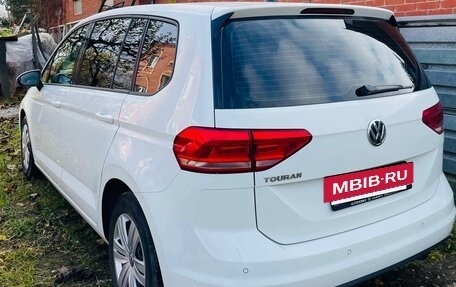 Volkswagen Touran III, 2019 год, 1 800 000 рублей, 6 фотография