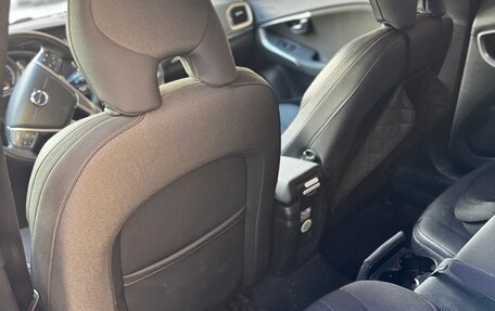 Volvo V40 Cross Country I, 2018 год, 2 500 000 рублей, 4 фотография