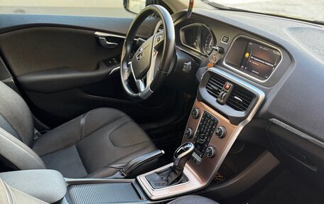 Volvo V40 Cross Country I, 2018 год, 2 500 000 рублей, 3 фотография