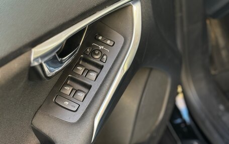 Volvo V40 Cross Country I, 2018 год, 2 500 000 рублей, 18 фотография