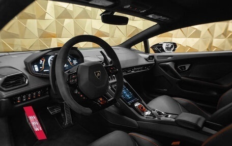 Lamborghini Huracán, 2021 год, 22 990 000 рублей, 7 фотография