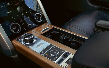 Land Rover Range Rover IV рестайлинг, 2018 год, 5 890 000 рублей, 16 фотография