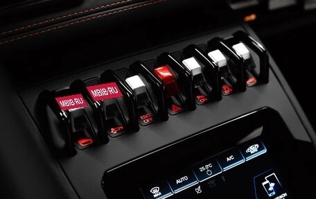 Lamborghini Huracán, 2021 год, 22 990 000 рублей, 10 фотография