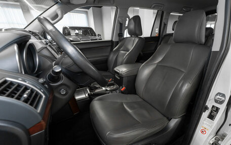 Toyota Land Cruiser Prado 150 рестайлинг 2, 2015 год, 4 180 000 рублей, 9 фотография