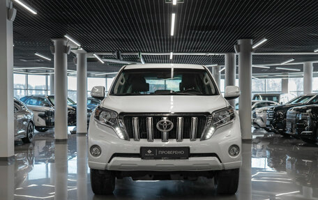 Toyota Land Cruiser Prado 150 рестайлинг 2, 2015 год, 4 180 000 рублей, 2 фотография