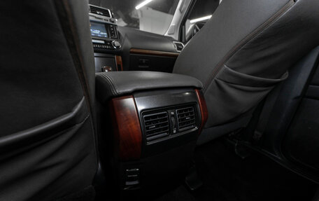 Toyota Land Cruiser Prado 150 рестайлинг 2, 2015 год, 4 180 000 рублей, 13 фотография