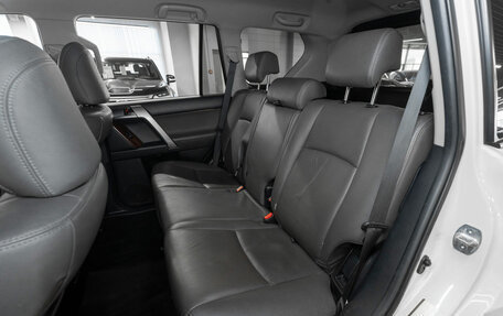 Toyota Land Cruiser Prado 150 рестайлинг 2, 2015 год, 4 180 000 рублей, 12 фотография