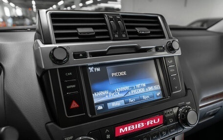 Toyota Land Cruiser Prado 150 рестайлинг 2, 2015 год, 4 180 000 рублей, 19 фотография