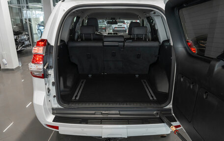 Toyota Land Cruiser Prado 150 рестайлинг 2, 2015 год, 4 180 000 рублей, 27 фотография