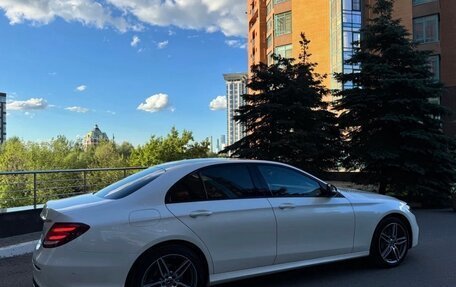 Mercedes-Benz E-Класс, 2019 год, 4 000 000 рублей, 2 фотография