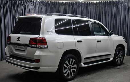 Toyota Land Cruiser 200, 2018 год, 6 350 000 рублей, 5 фотография