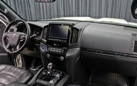 Toyota Land Cruiser 200, 2018 год, 6 350 000 рублей, 11 фотография