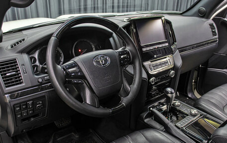 Toyota Land Cruiser 200, 2018 год, 6 350 000 рублей, 16 фотография