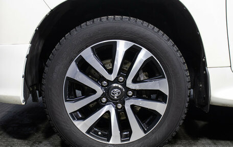 Toyota Land Cruiser 200, 2018 год, 6 350 000 рублей, 28 фотография