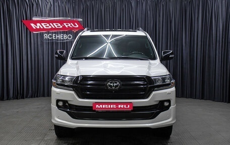 Toyota Land Cruiser 200, 2018 год, 6 350 000 рублей, 2 фотография