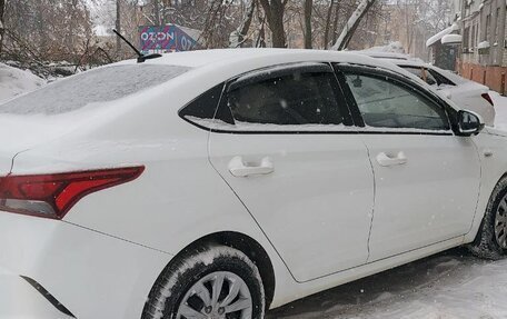 Hyundai Solaris II рестайлинг, 2021 год, 1 299 000 рублей, 2 фотография